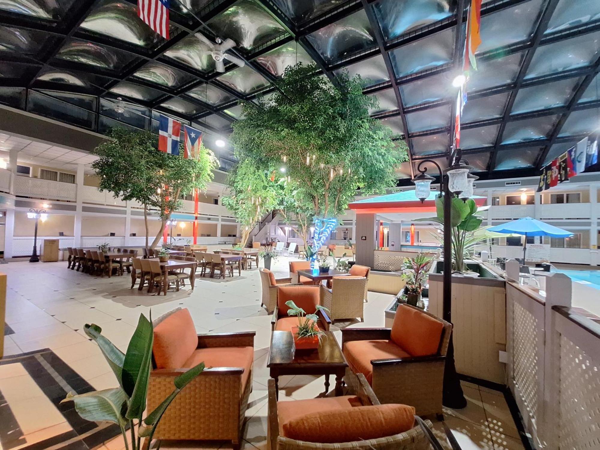 Travelodge By Wyndham Indianapolis Speedway Екстер'єр фото